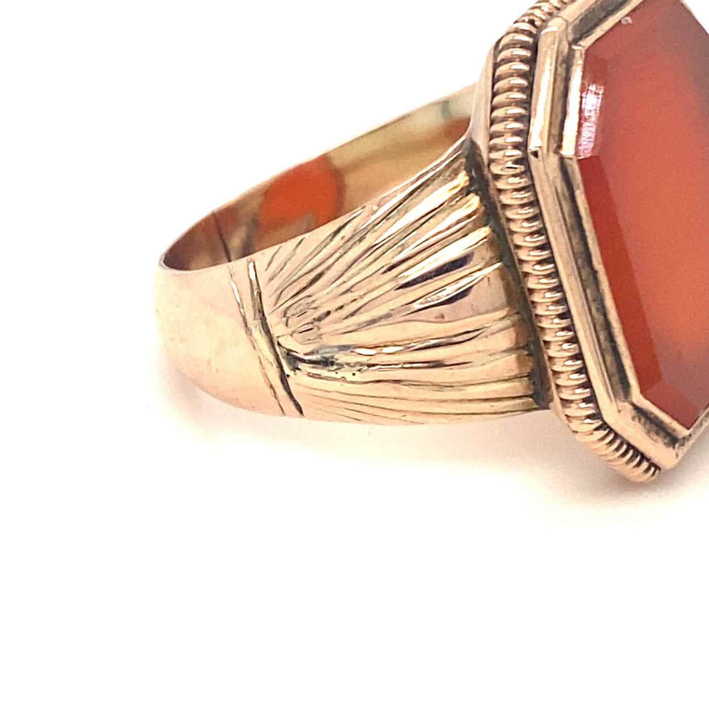 Hip to Be Square - Alter Ring mit Karneol