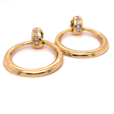 Jewel in a Circle - Goldene Ohrringe mit Diamanten