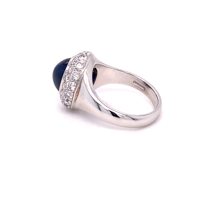 The Classic - Eleganter Saphirring mit Diamanten