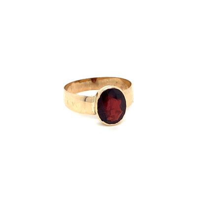 Oval Garnet - Puristischer Granatring