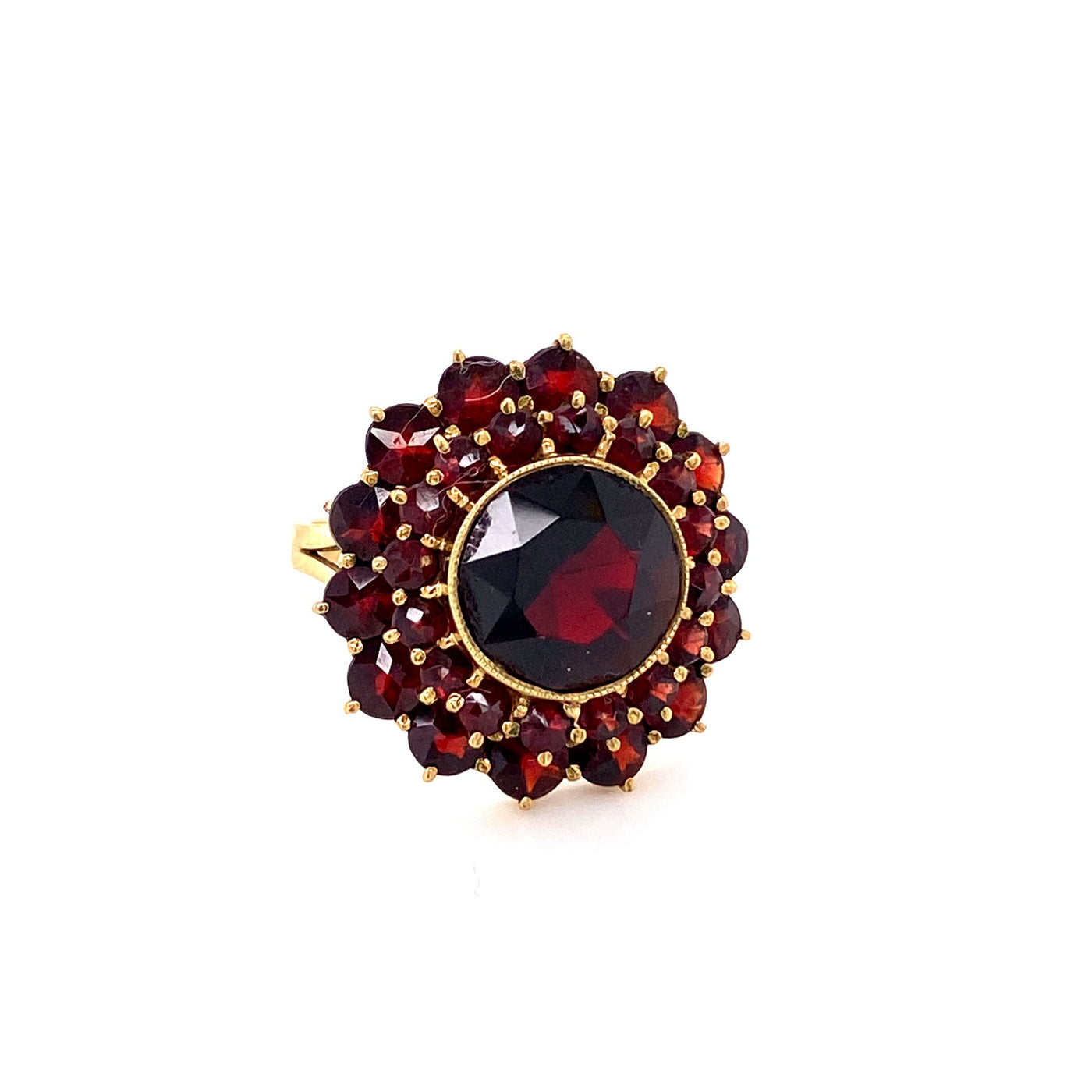 Red, Red, Ring - Klassischer Granatring in Gold