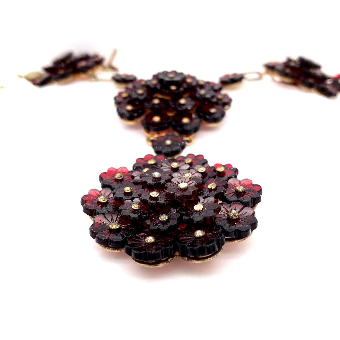 Flower Bomb - Opulentes Granatcollier