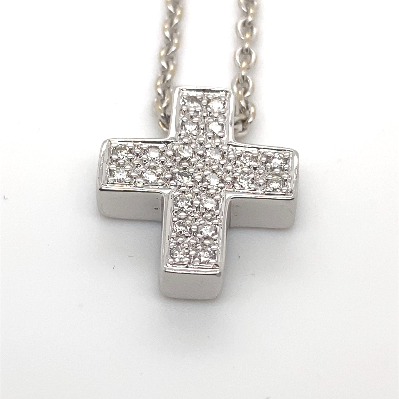 Faith, Love, Hope - Edles Weißgoldkreuz mit Diamanten