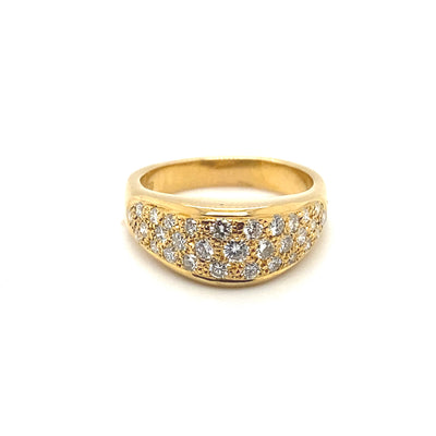 Ring mit vielen kleinen Diamanten modern und elegant