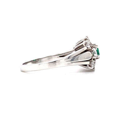 Slightly Green - Klassischer Smaragdring mit Diamanten