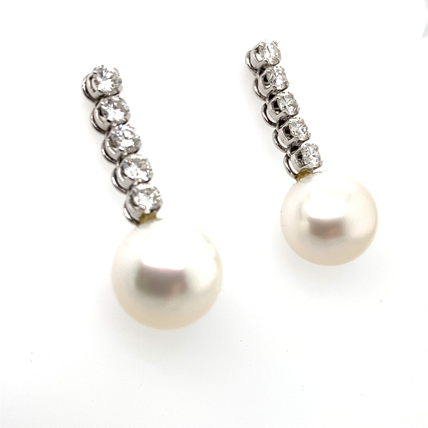 Drop of Pearls - Exquisite Perlohrringe mit Diamanten