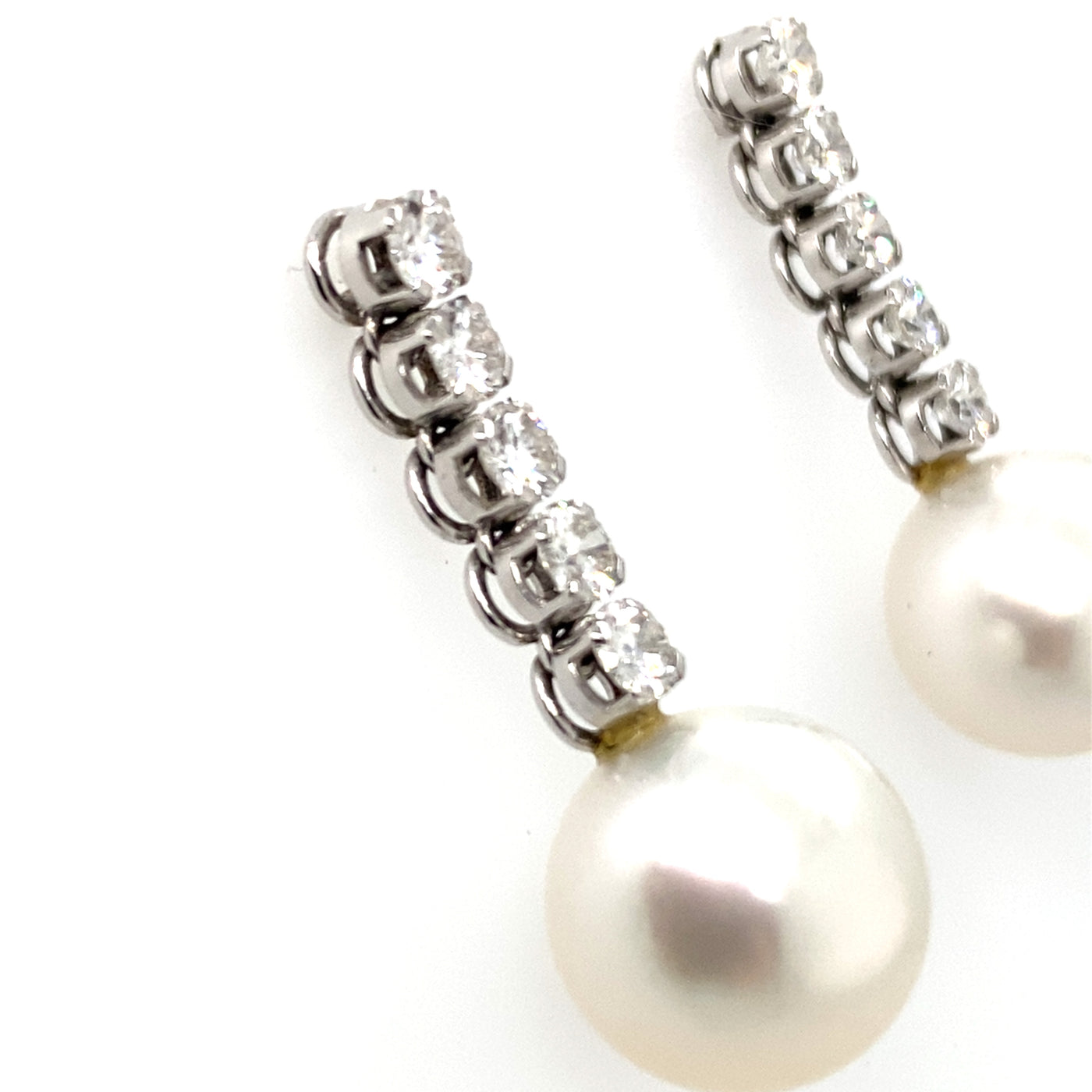 Drop of Pearls - Exquisite Perlohrringe mit Diamanten