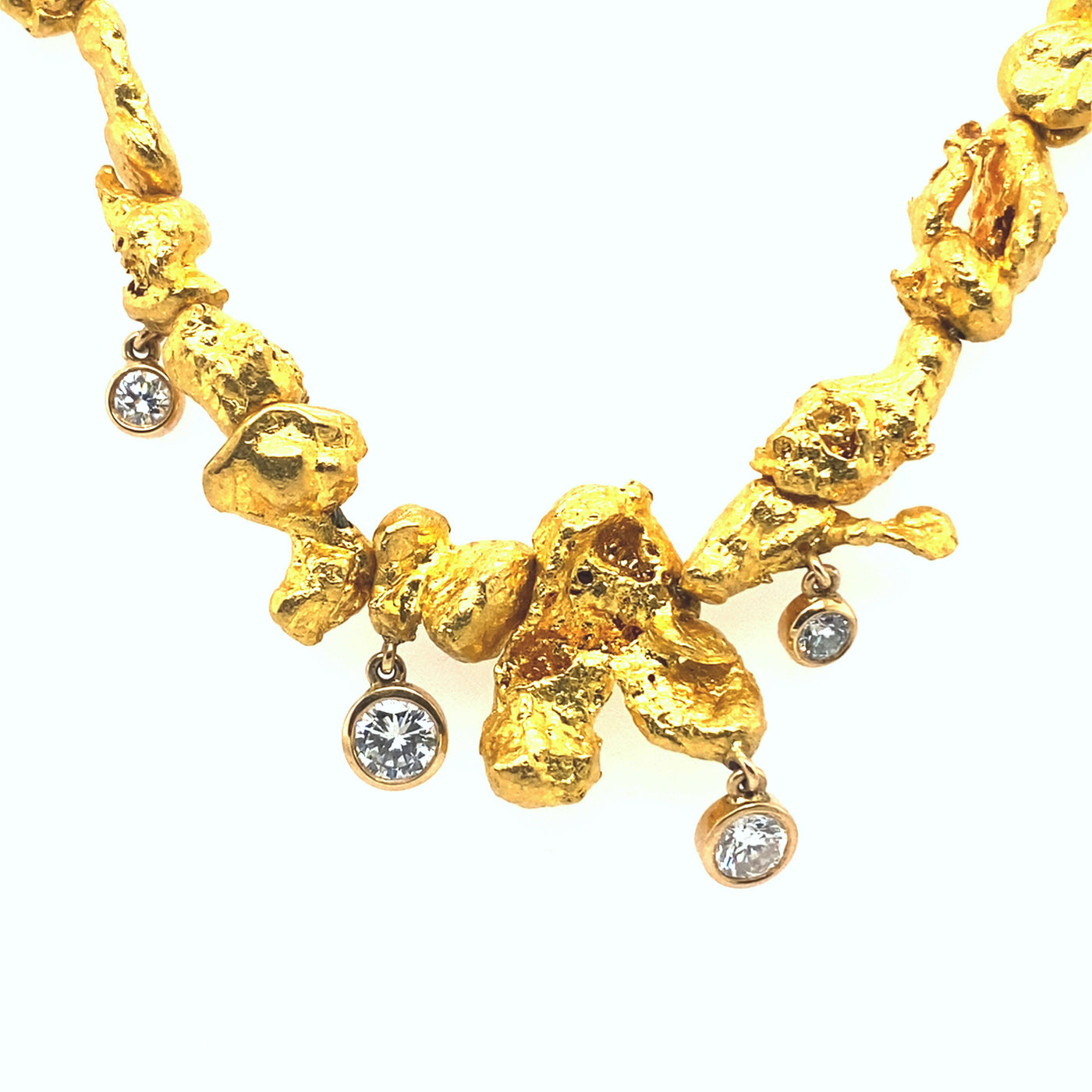 Goldenes Nuggetcollier mit Diamanten