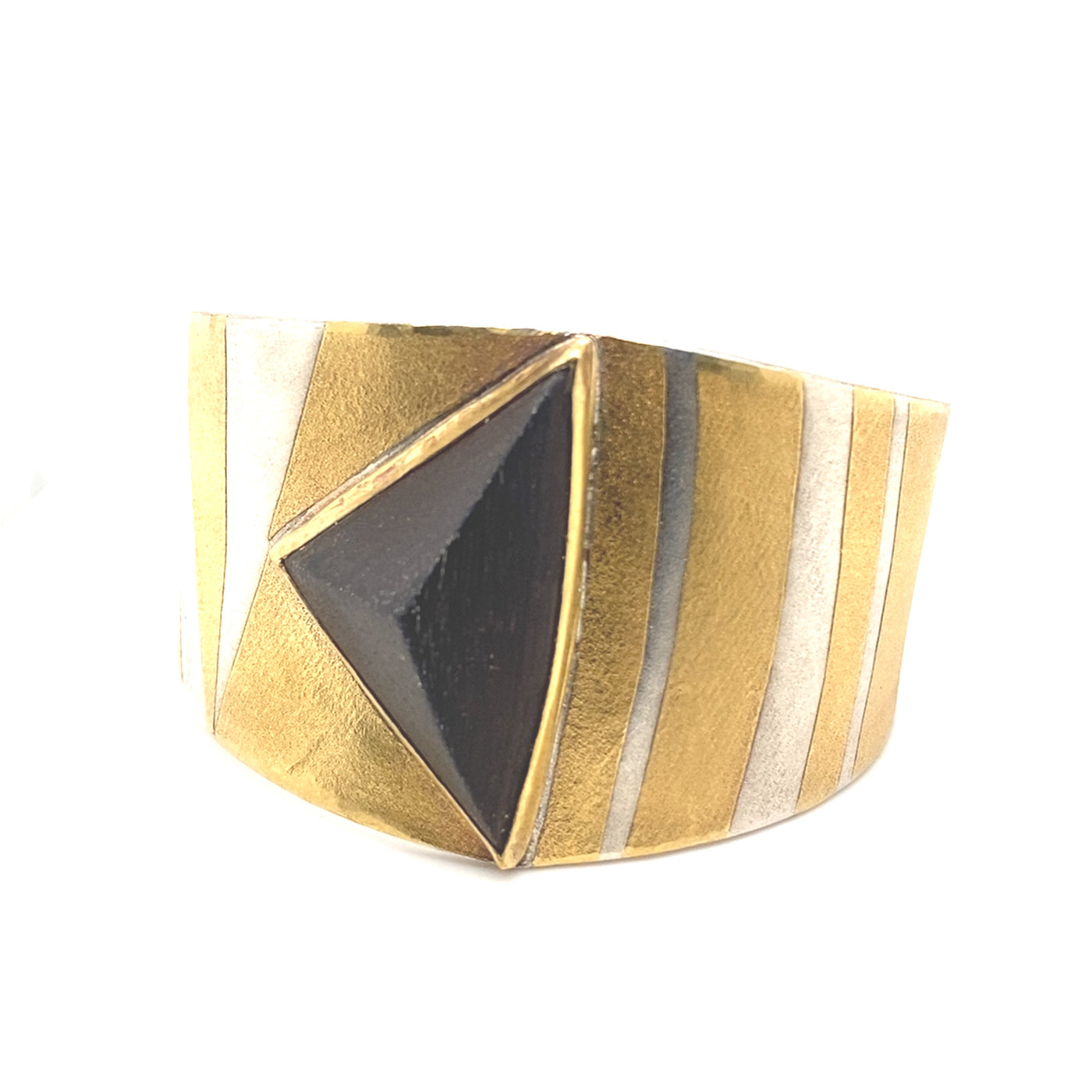 Besonderer Armreif aus Gold und Silber mit Edelholz