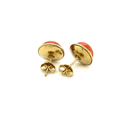 Coral Button - Goldene Ohrstecker mit Koralle