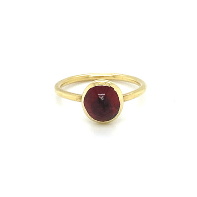 Sweet Sugarloaf - Feiner und moderner Goldring mit Granat