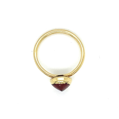 Sweet Sugarloaf - Feiner und moderner Goldring mit Granat