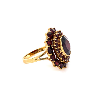 Red, Red, Ring - Klassischer Granatring in Gold