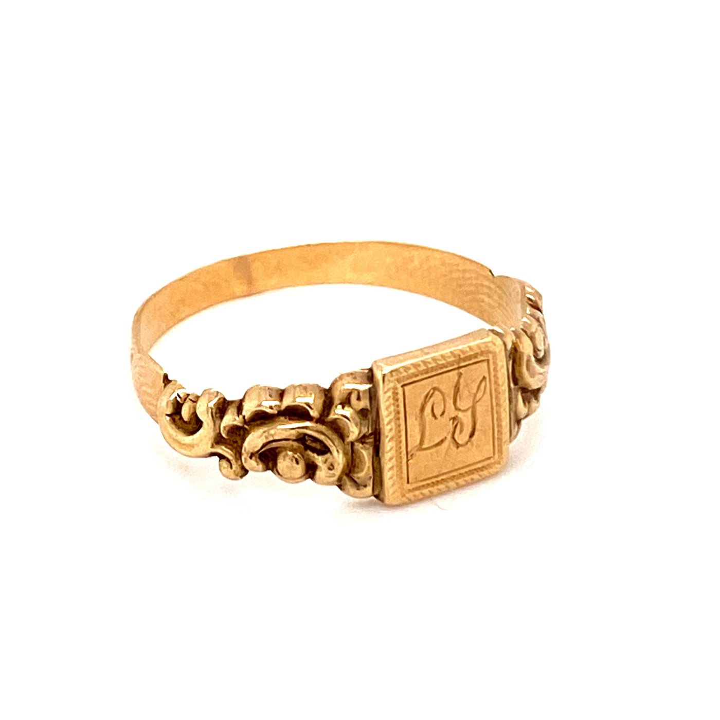 Feiner Monogrammring aus Gold um 1900