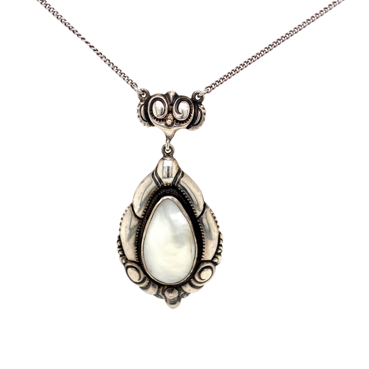 Shimmering Mother of Pearl - Schönes Jugendstilcollier