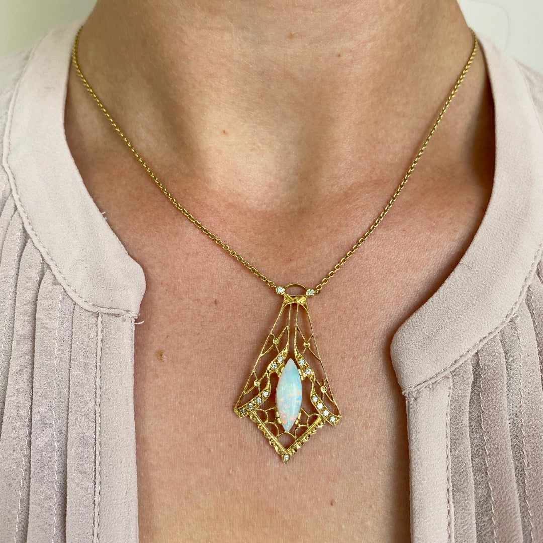 Love and Hope - Goldcollier mit Opal