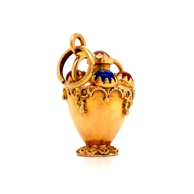 Small Things Have Their Own Charm - Goldener Anhänger Amphora