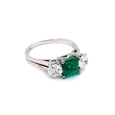 Colombian Green - Smaragdring mit Diamanten