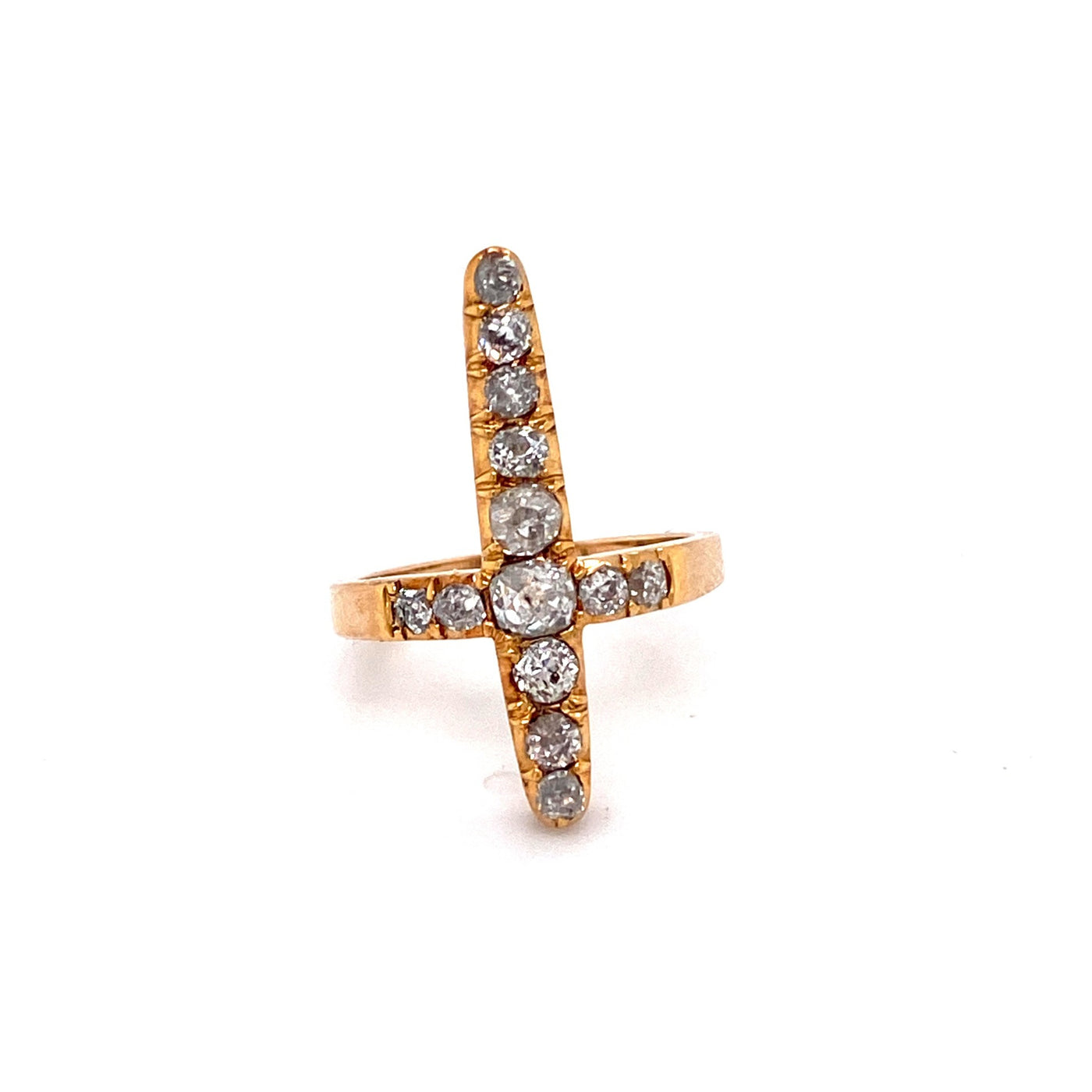 Criss Cross Diamonds - Antiker Goldring mit Diamanten